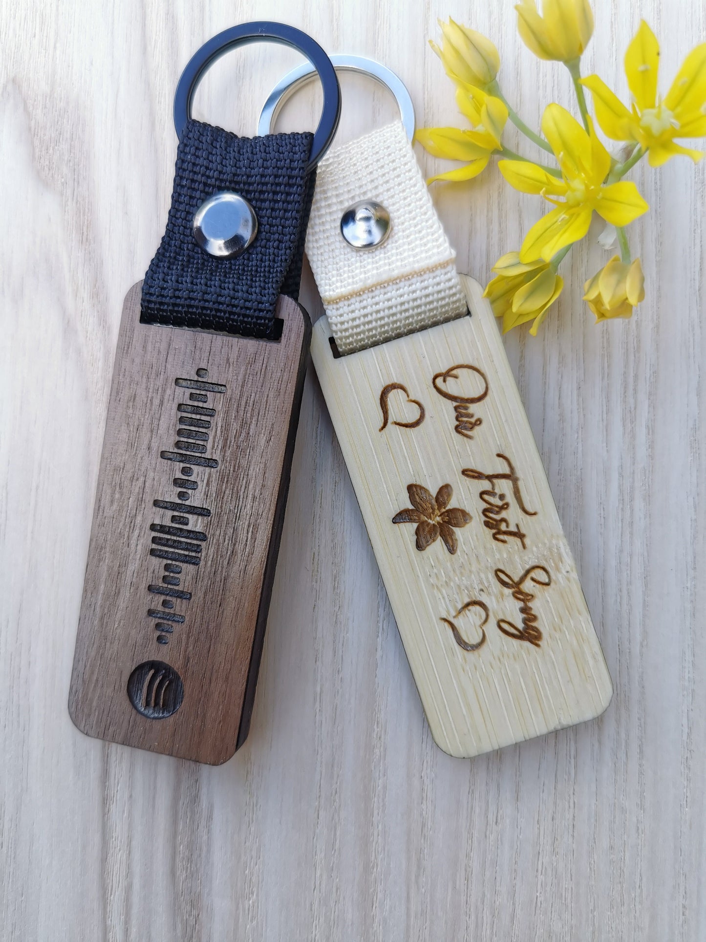 Personalised Song Keyring - Keychain - Spotify Keyring - Spotify Laser Engraved (Walnut-Bamboo )