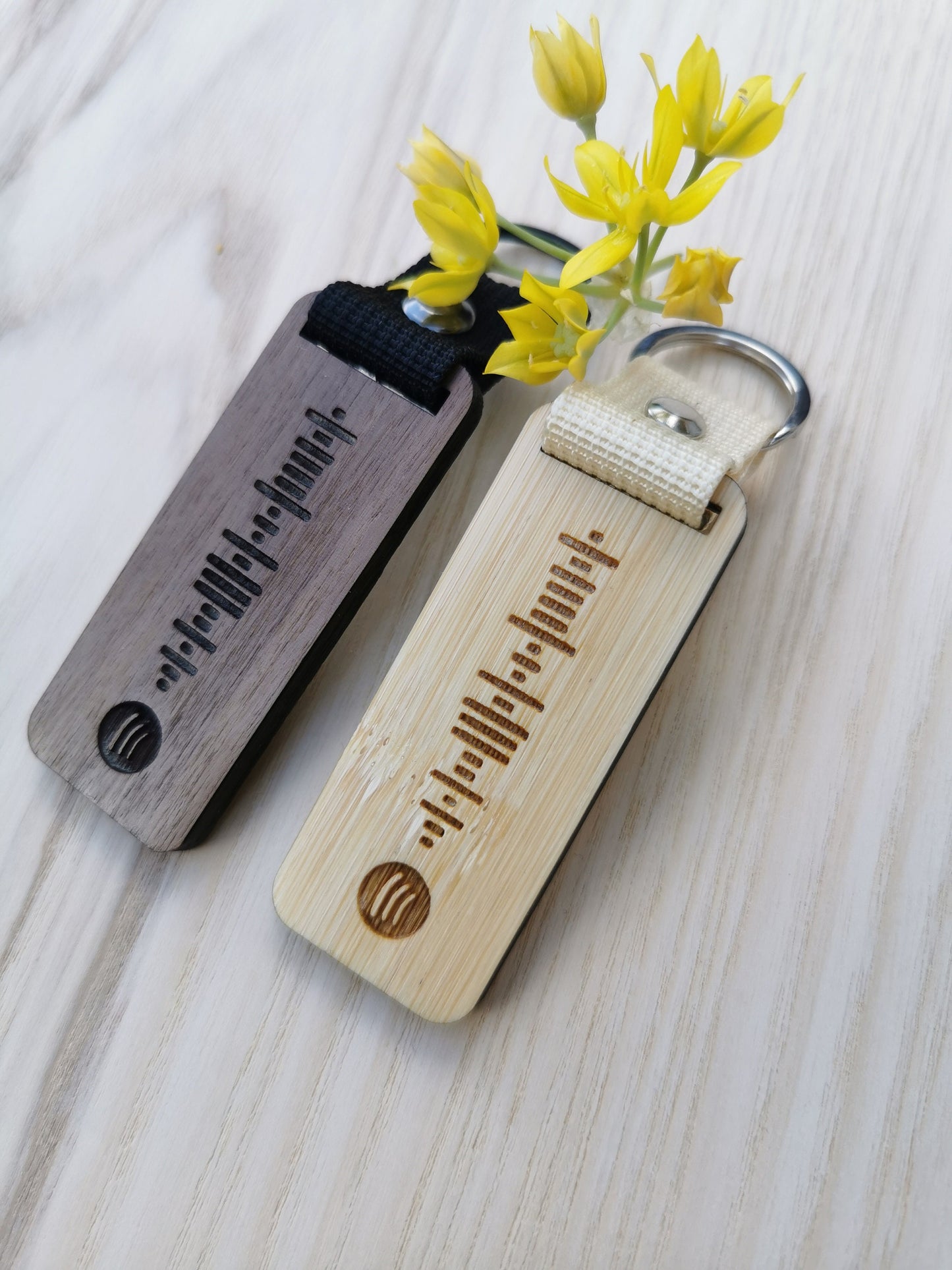 Personalised Song Keyring - Keychain - Spotify Keyring - Spotify Laser Engraved (Walnut-Bamboo )